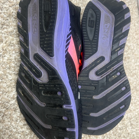 Brooks Black Sneakers with Bright Coral Logo and Red Laces - Picture 9 of 10